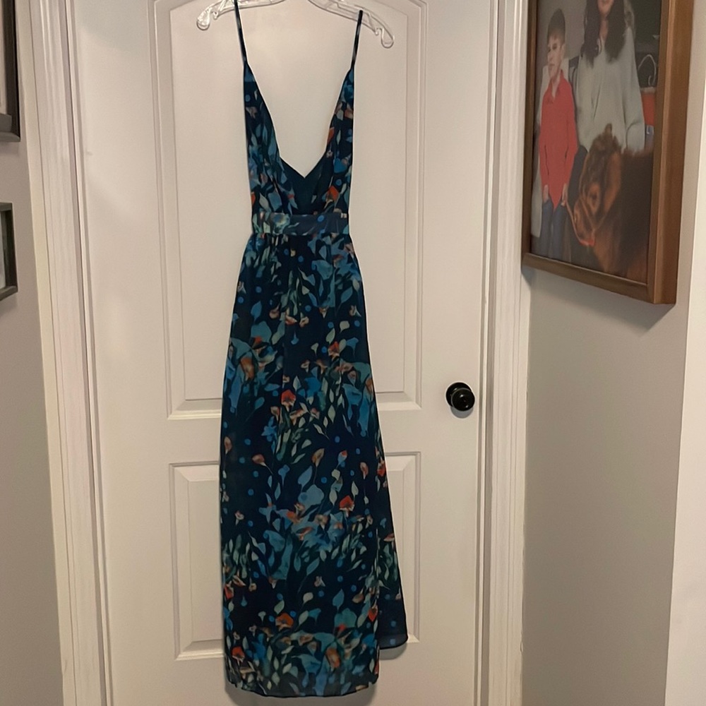Pretty dress (unsure of size) with tag